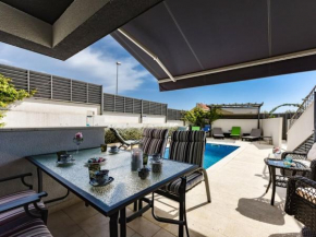 Villa Azzurro with jacuzzi and pool